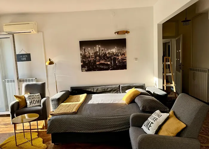 Apartment By The Sea
