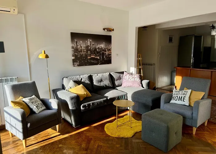 Apartment By The Sea